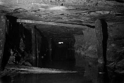 Don't trip, you'll take a mouthful of acid mine water.
Pentax ME Super / 50mm f2 SMC / Kentmere PAN 400 / Rodinal 1+25
